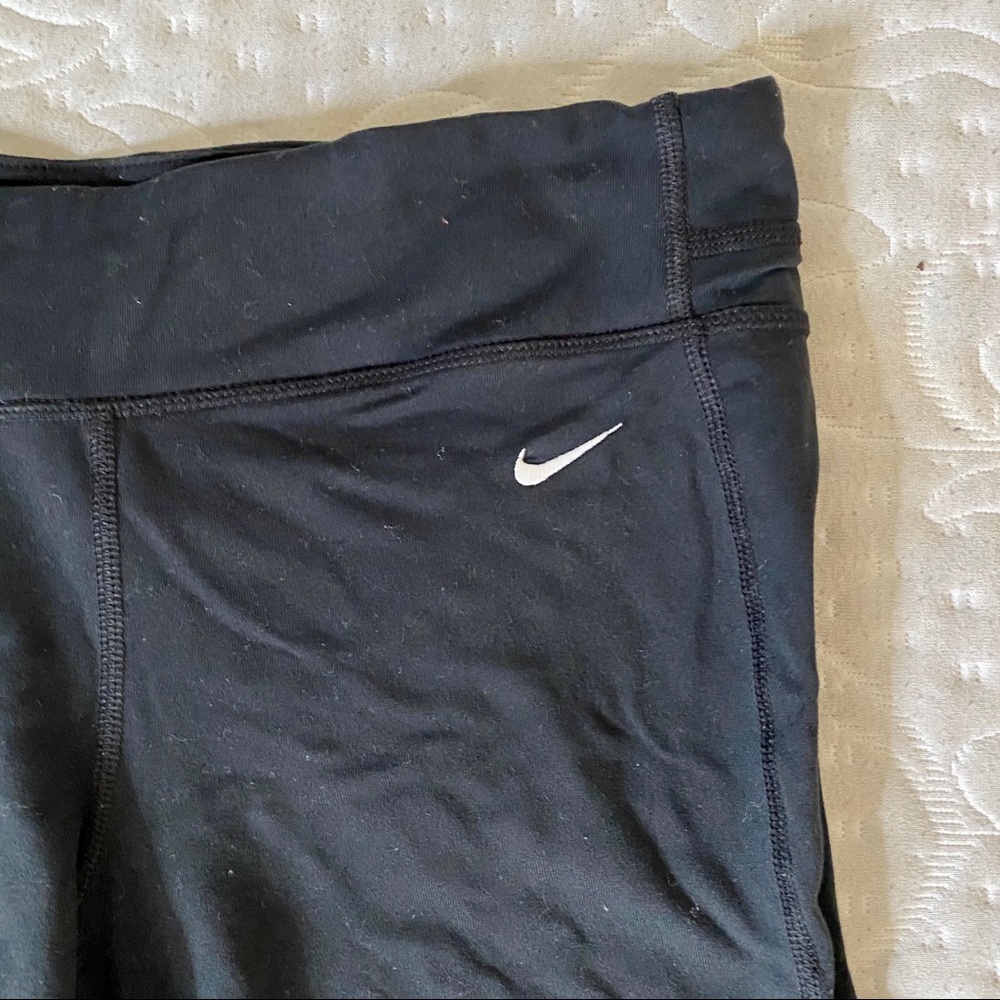 Women’s Nike shorts - Picture 2 of 4